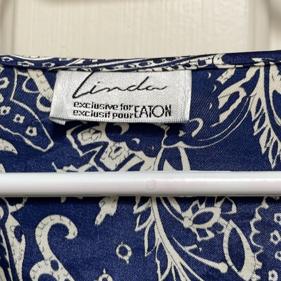 Vintage Linda (Lundstrom) for Eaton’s - nice satin robe - navy w ivory - Picture 2 of 5
